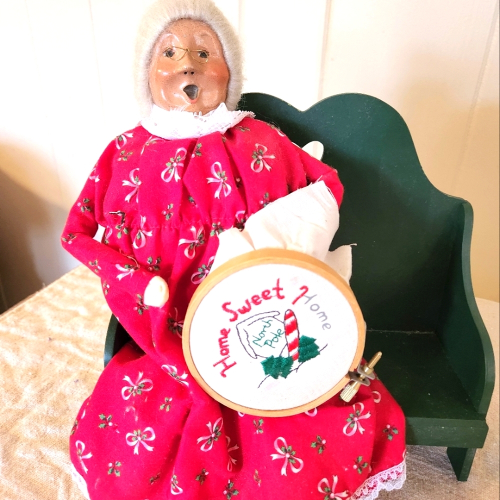 Byers Choice Carolers- Mrs Claus doing embroidery